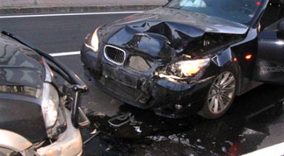 Aufräumarbeiten nach Verkehrsunfall