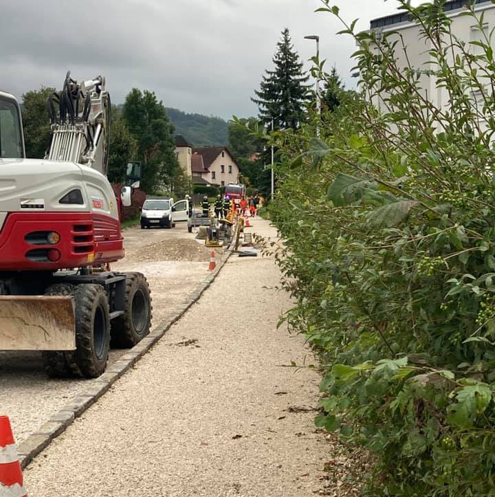 Bagger beschädigt Gasleitung