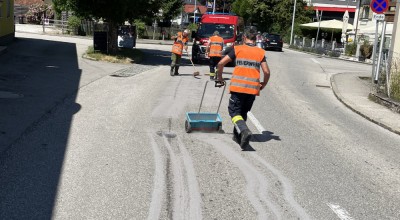 Öleinsatz wegen kilometerlanger Fettspur