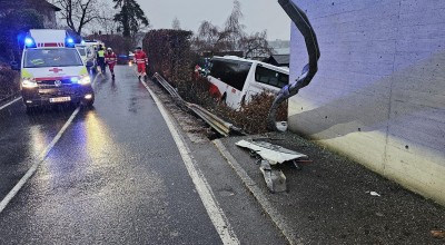 Schwerer Busunfall in Seewalchen