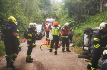 Personenrettung Verkehrsunfall von drei PKW´s mit FF Aurach