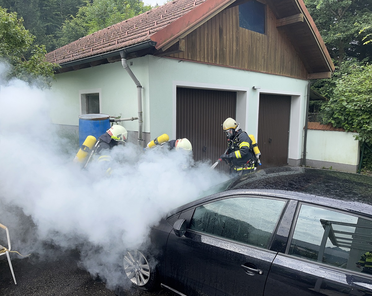 Brand PKW in Kammerl