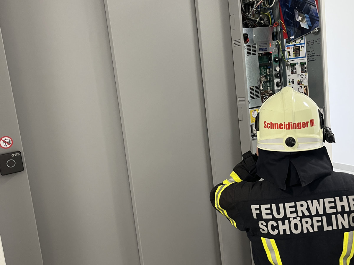 Alarmierung wegen defekter Liftanlage