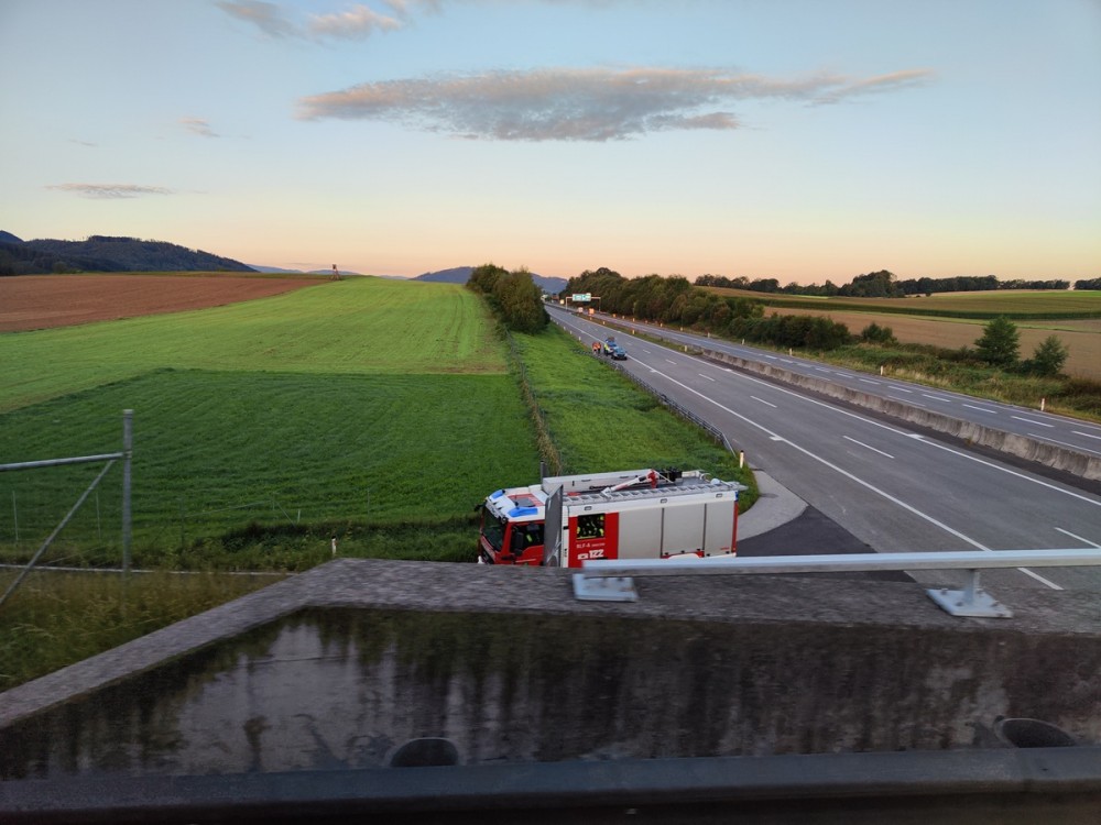 Personenrettung nach Verkehrsunfall auf der A1