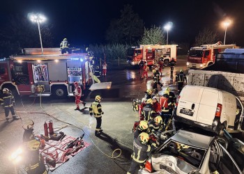 Personenrettung nach LKW Unfall