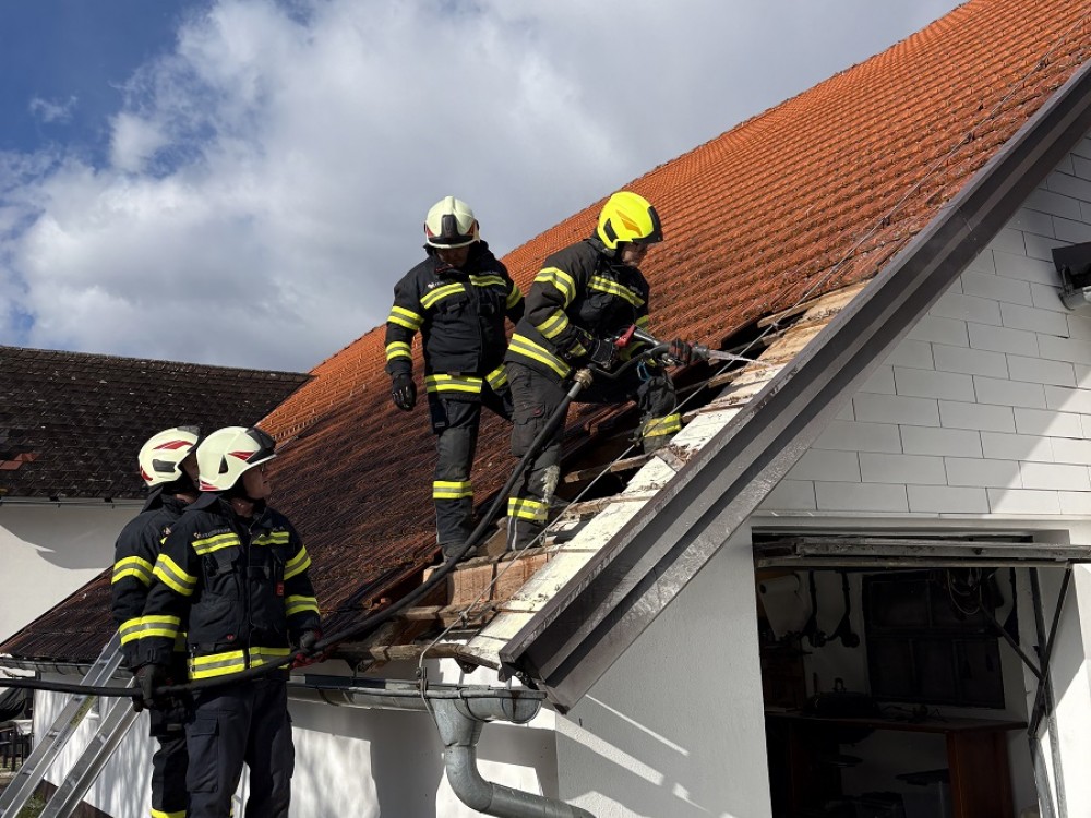 Brand im Dachbereich in Fantaberg