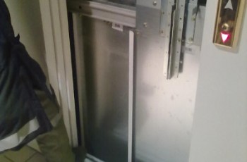 Rettung einer eingeschlossenen Person aus einem Lift