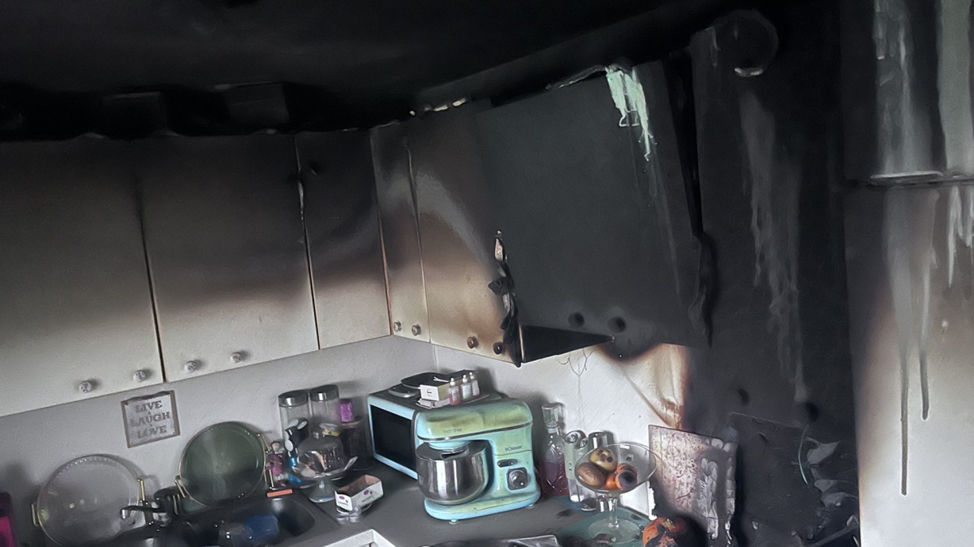 Küchenbrand in Kellerwohnung