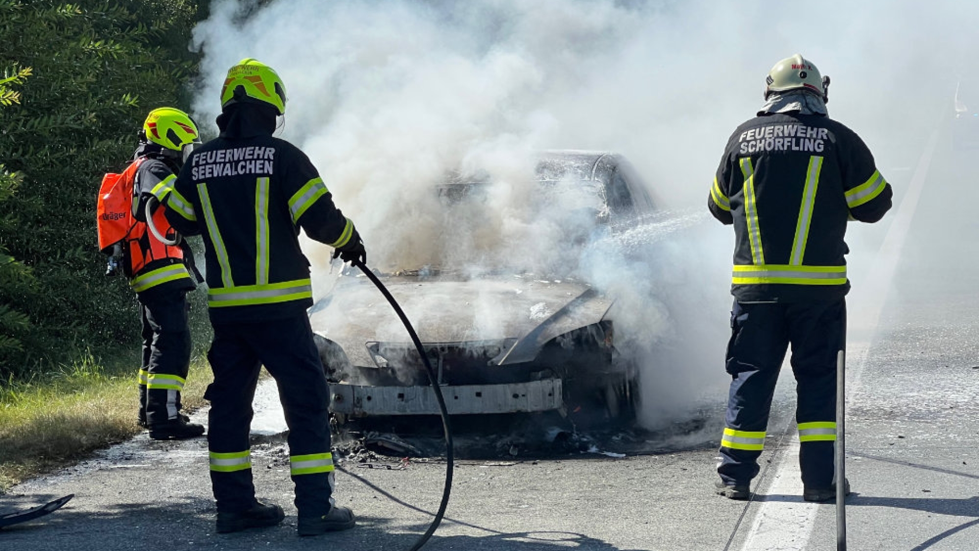Fahrzeugbrand auf Autobahn zwischen Regau und Laakirchen
