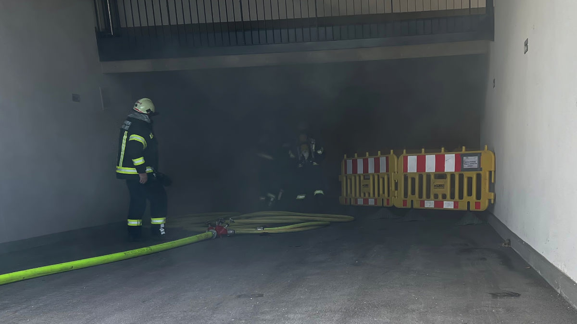Fahrzeugbrand in Tiefgarage