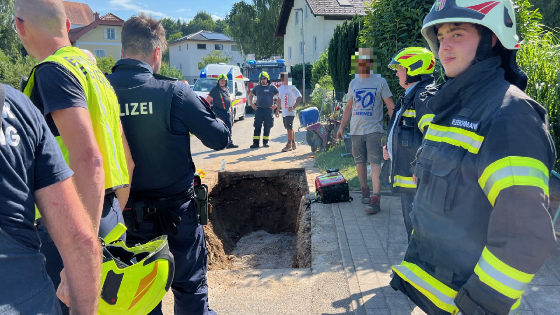 Personenrettung aus Baugrube