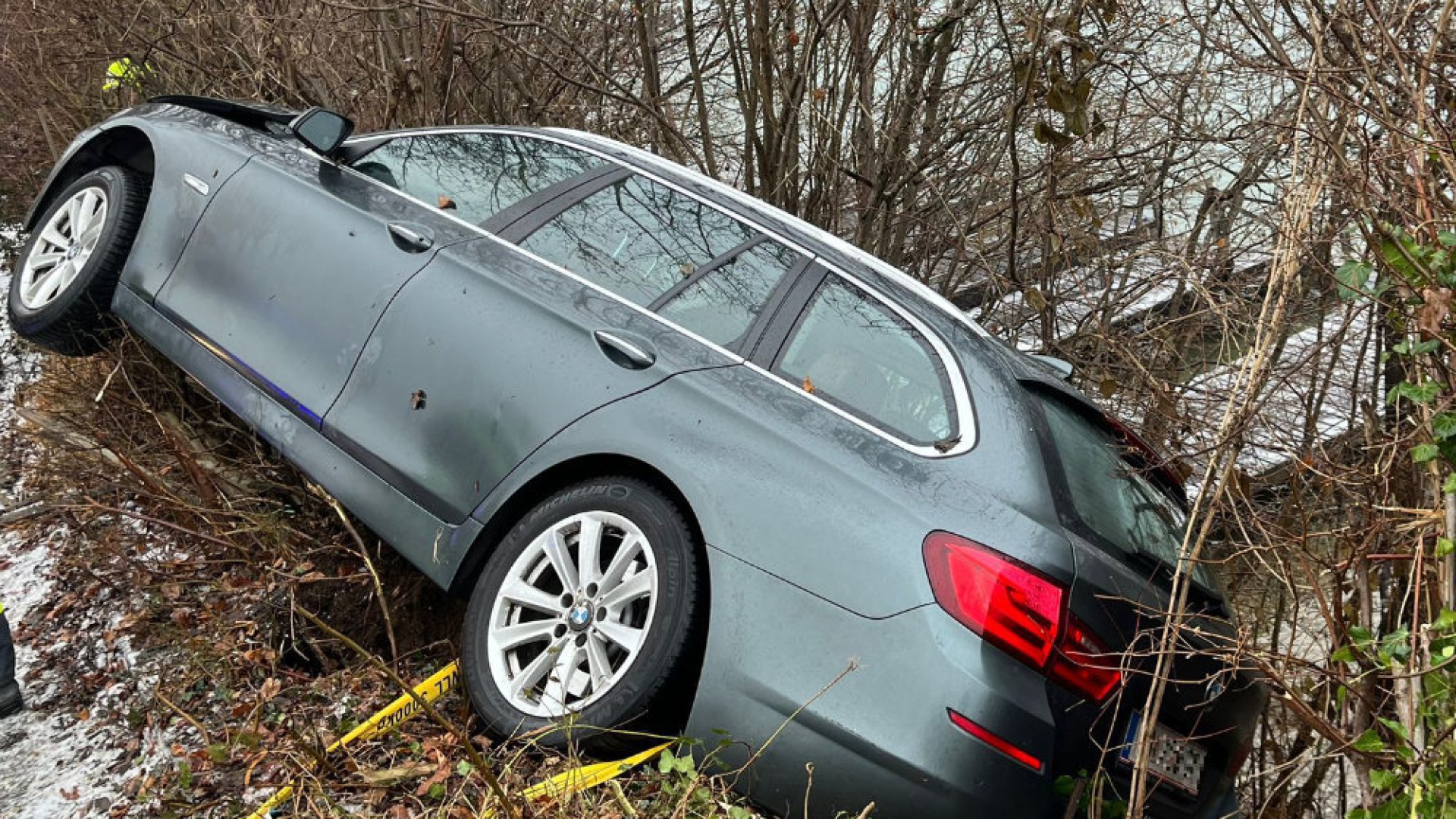Pkw drohte in den See zu stürzen