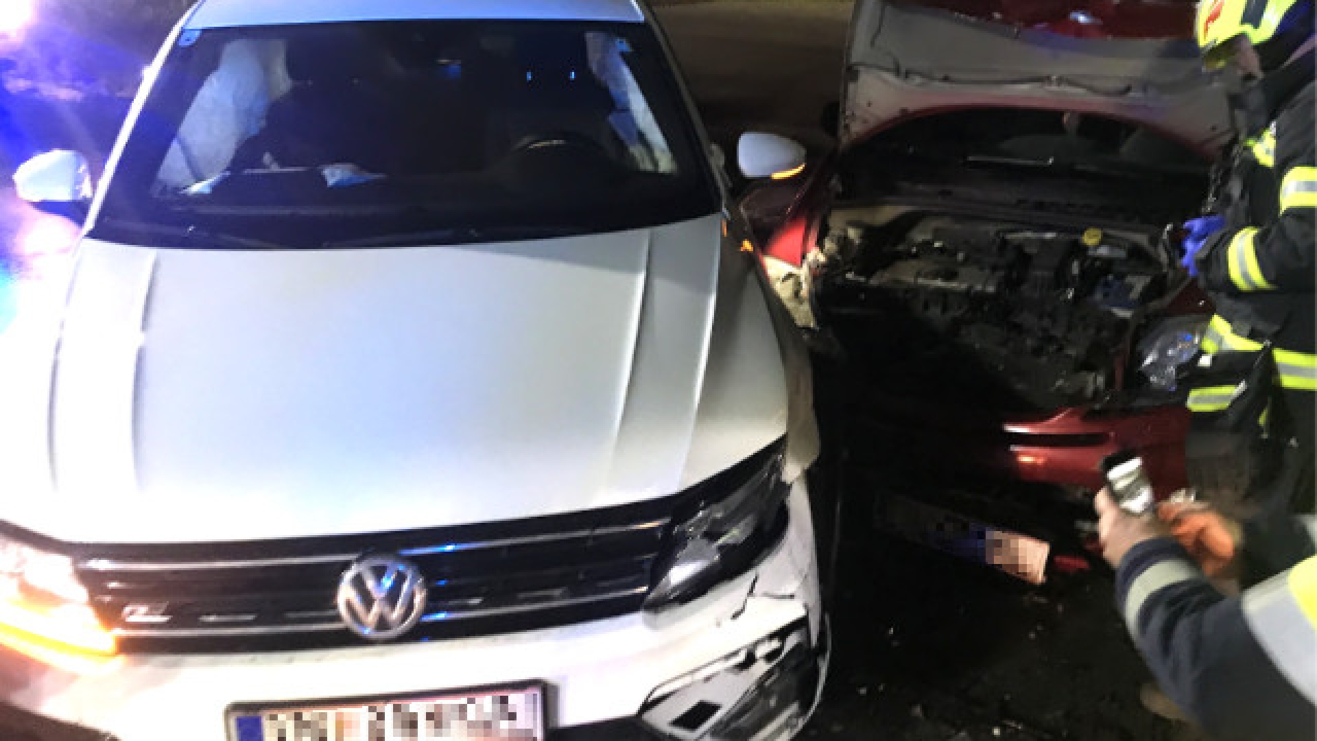 Aufräumarbeiten nach Verkehrsunfall