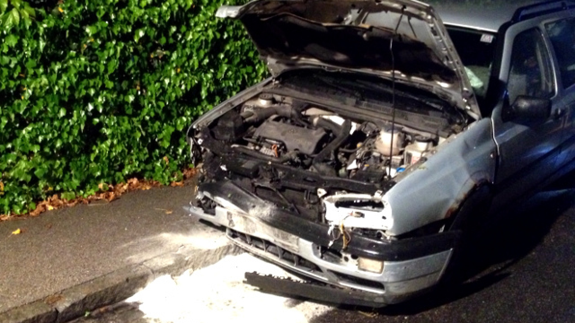 Aufräumarbeiten nach Verkehrsunfall