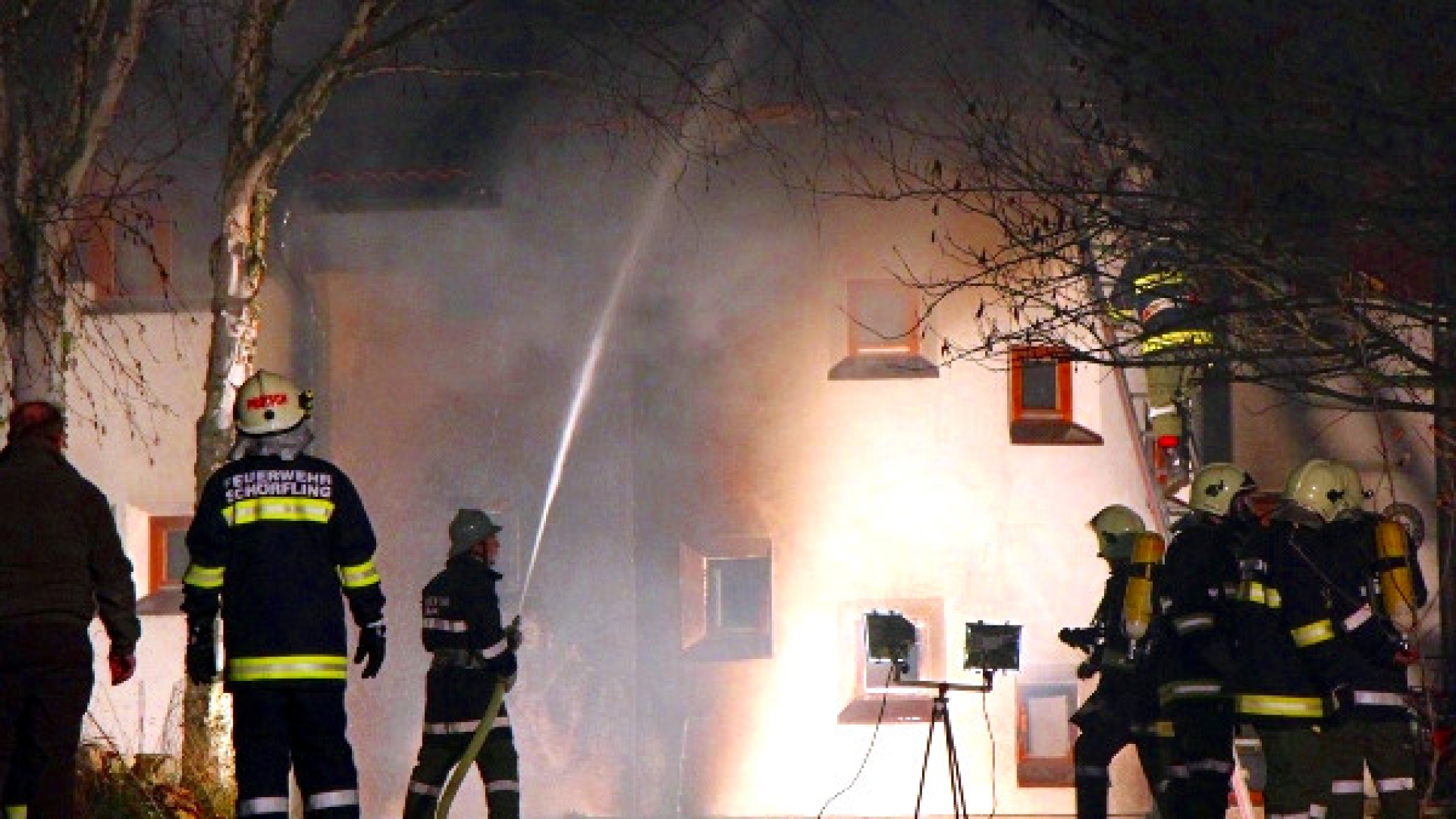Großbrand eines Wohnhauses
