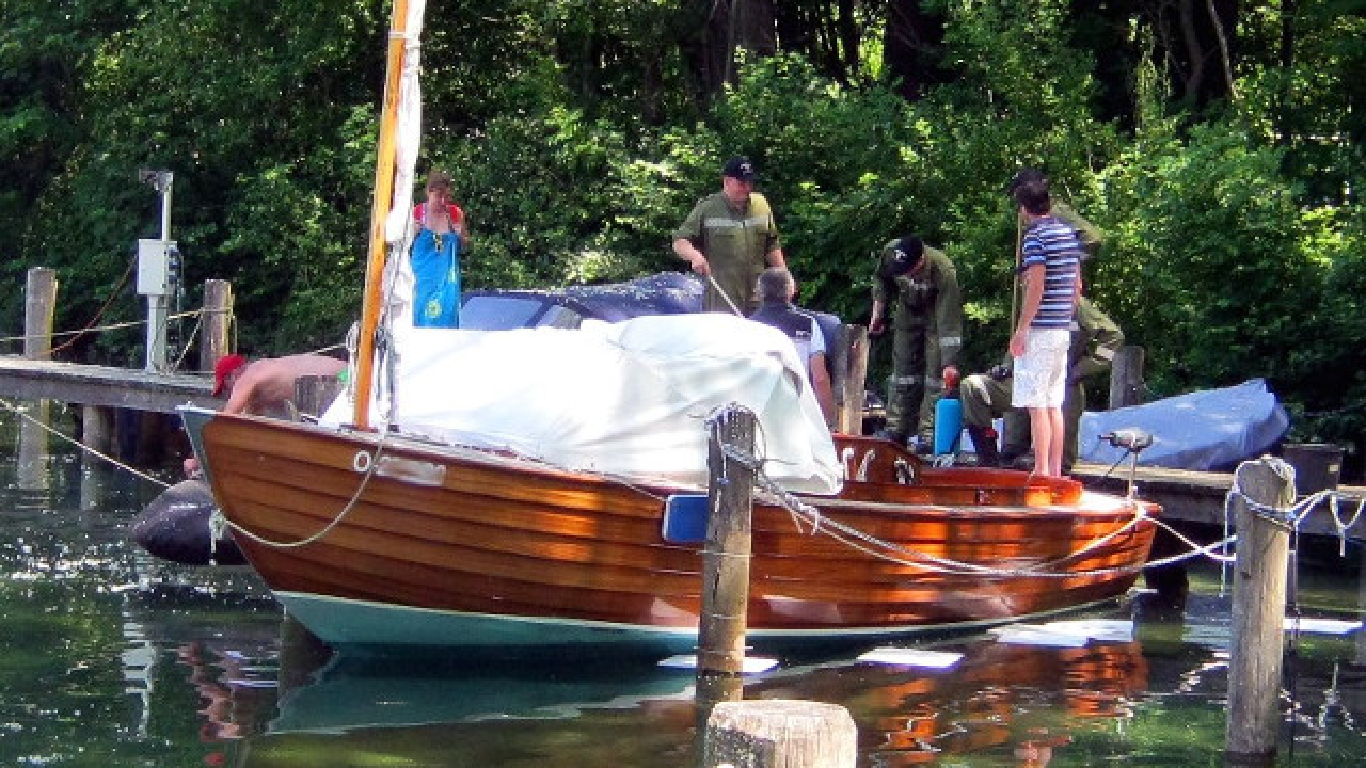 Öleinsatz in der Marina