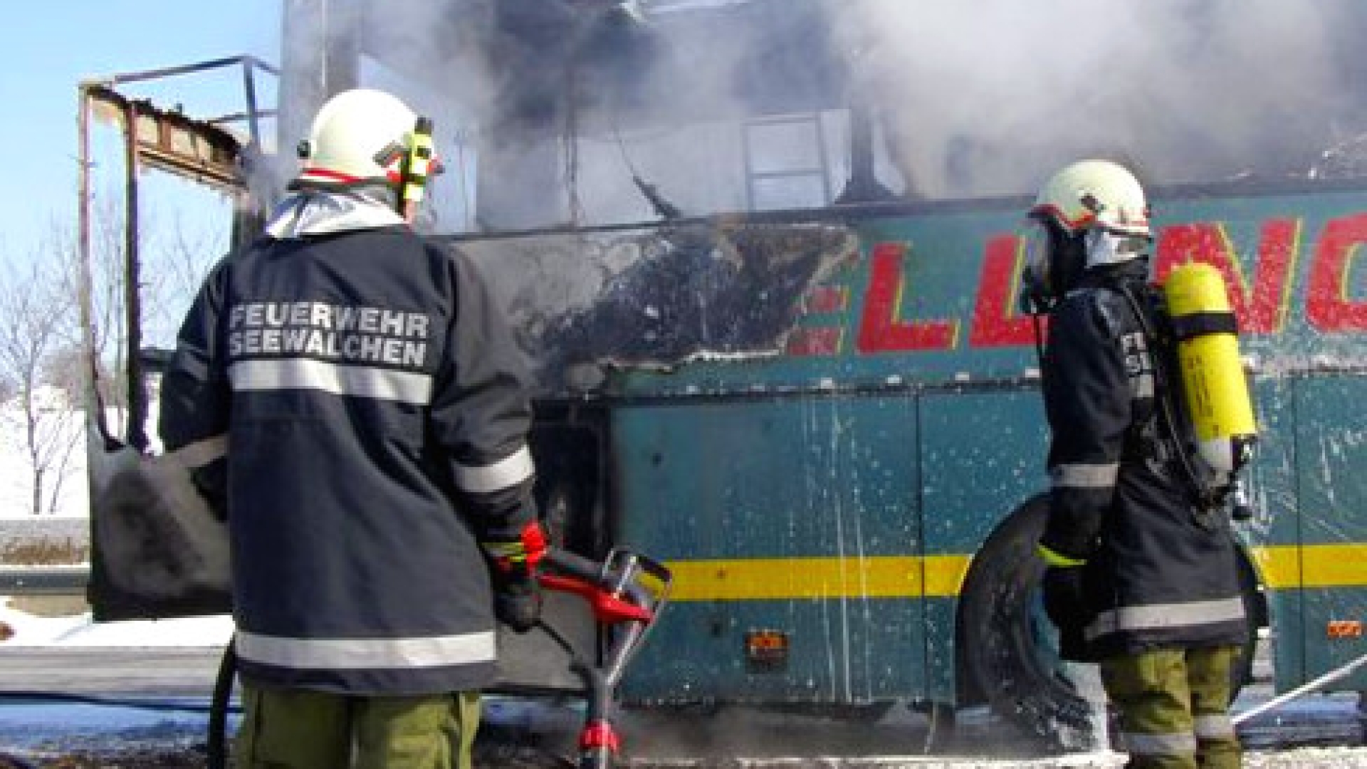 Vollbesetzter Bus in Brand geraten