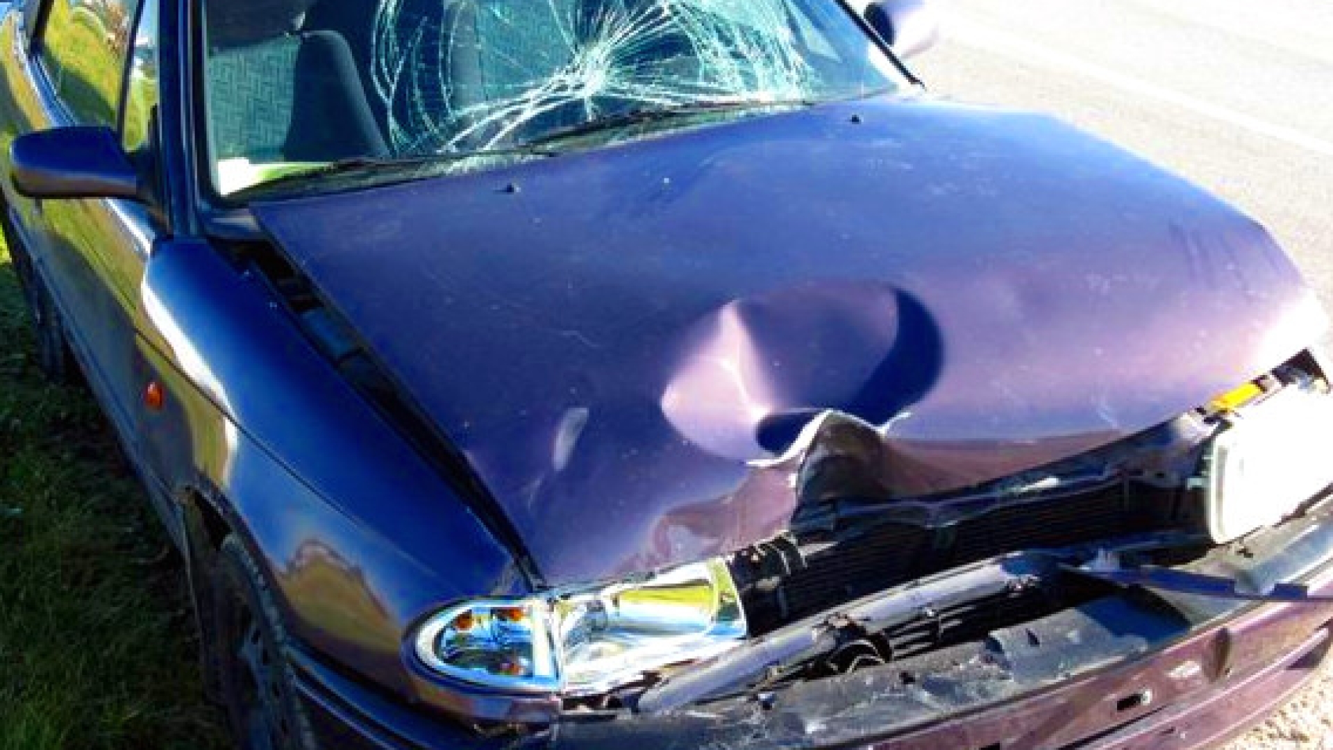 Aufräumarbeiten nach Verkehrsunfall