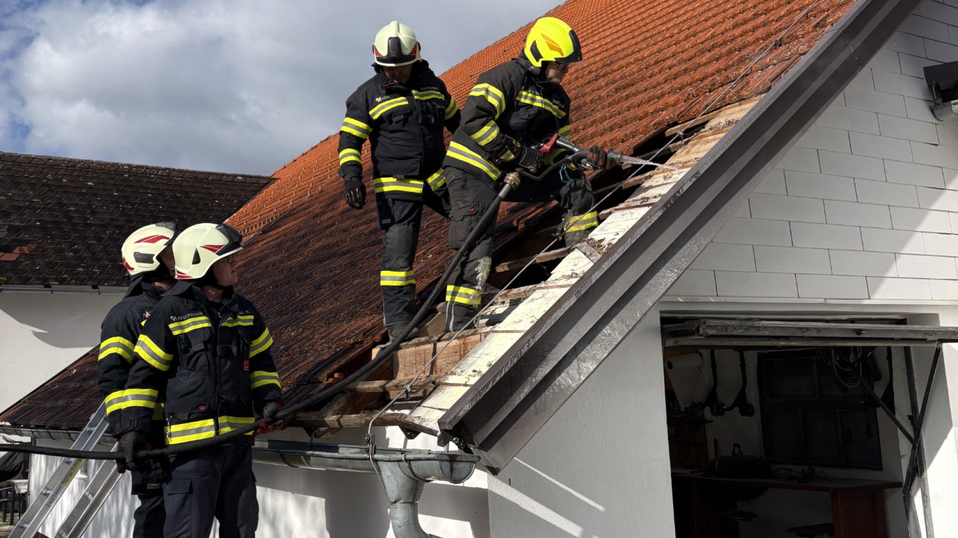Brand im Dachbereich in Fantaberg