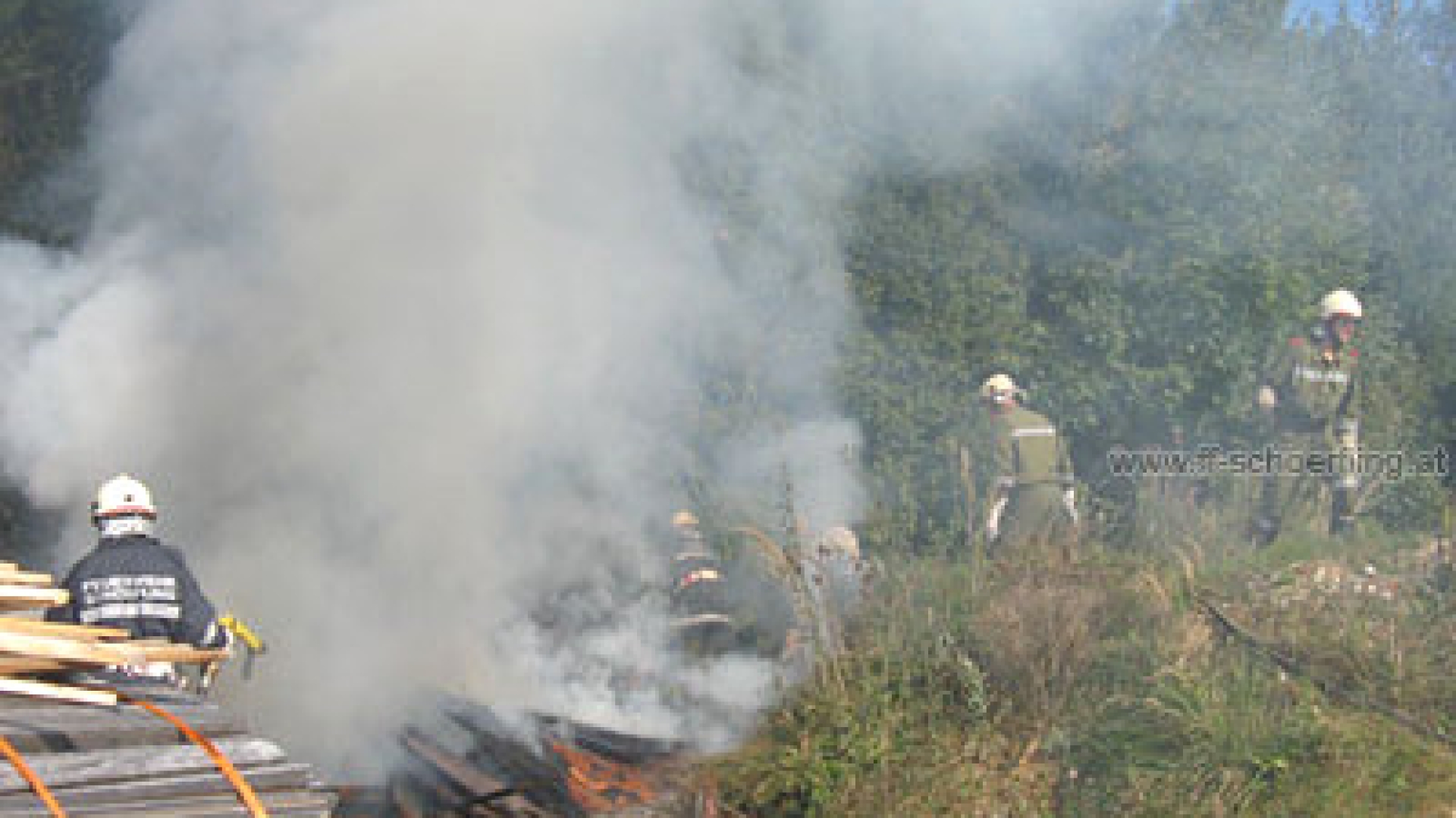 Brand eines Holzlagers